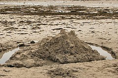 Une fillette de 9 ans enterrée vivante en faisant un château de sable